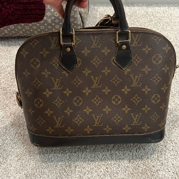 Louis Vuitton Alma purse - Picture 2 of 8